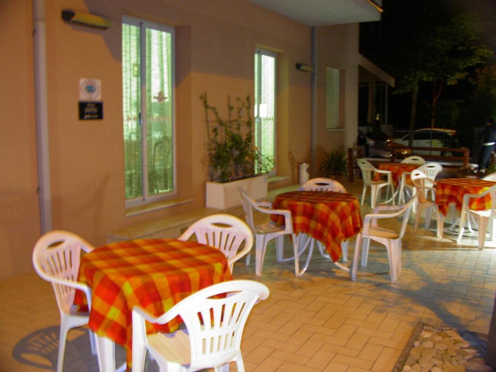 Hotel Ivette Rimini Exteriör bild